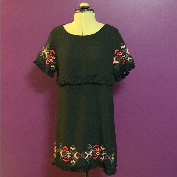 Design Lab Lord and Taylor black dress with flare